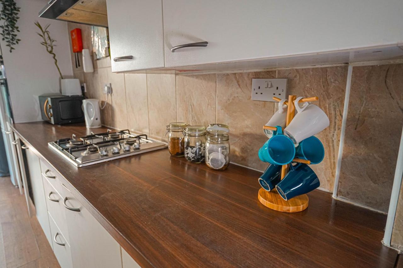 Private And Spacious 2 Bedroom House - Free Parking! Cardiff Exterior foto